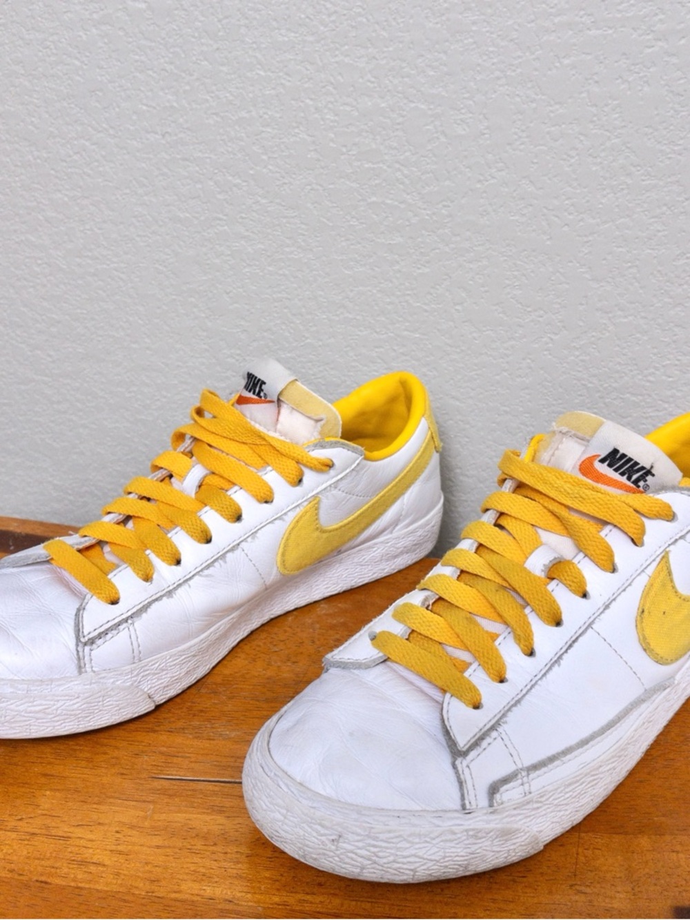 Nike Zoom Blazer Low SB Sneakers 8 White Yellow Skateboarding Cushioned